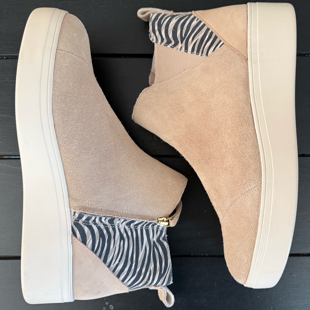 Toms Suede Platform shoe